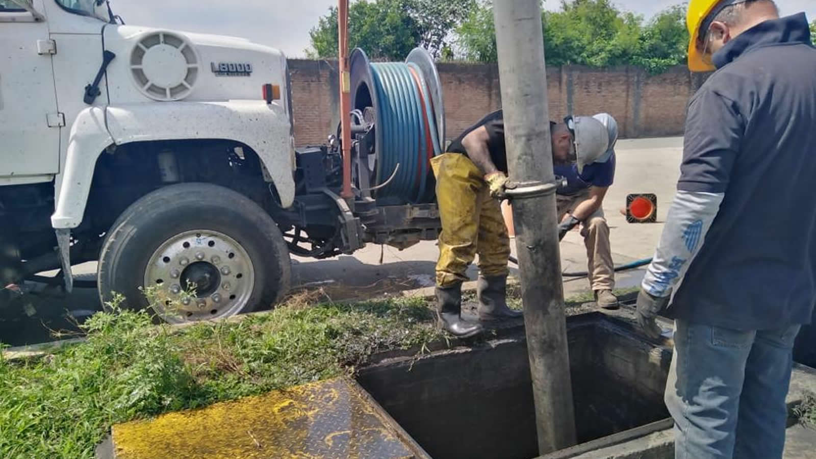 Sondeo de Tuberias de Gran Tamaño - Soluciones Sépticas del Valle